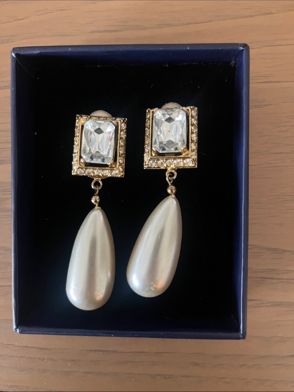 Vintage clip on Gold Crystal & Pearl Teardrop Statement Earrings - White Pearl